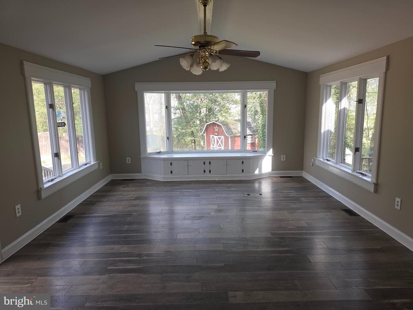 11223 Country Road photo 10