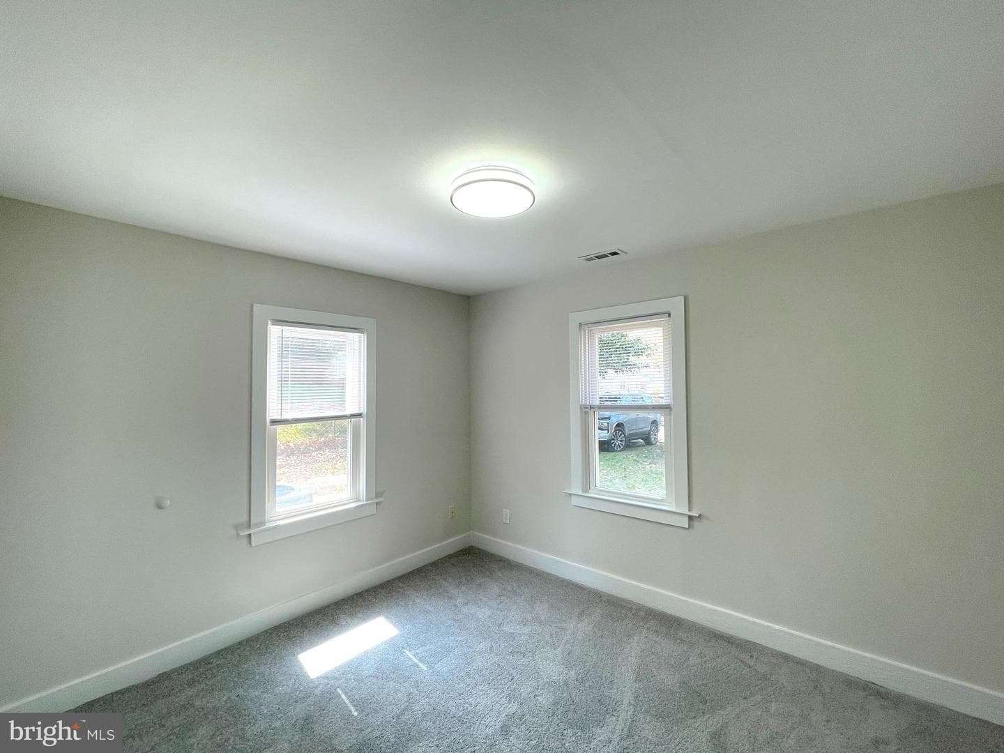 4605 Cummins Avenue photo 15