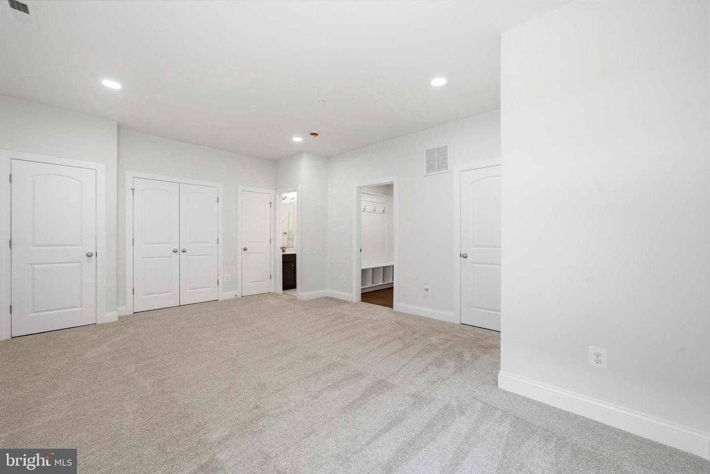 104 Potomac Court photo 33