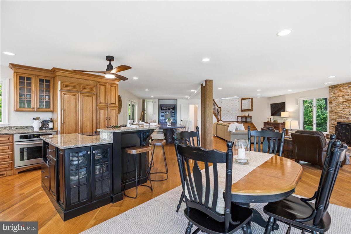 7335 Perry Lane photo 25