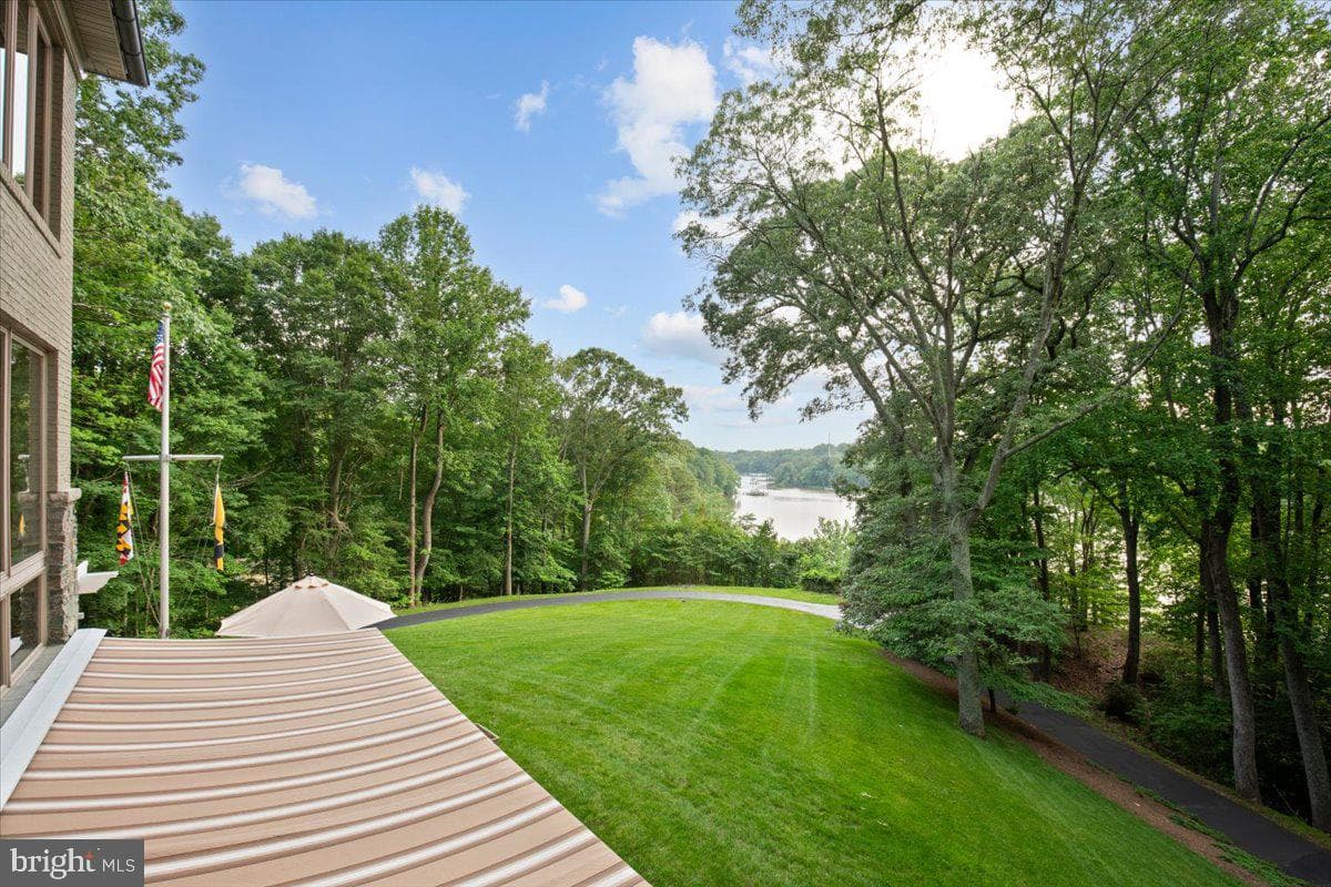 7335 Perry Lane photo 37