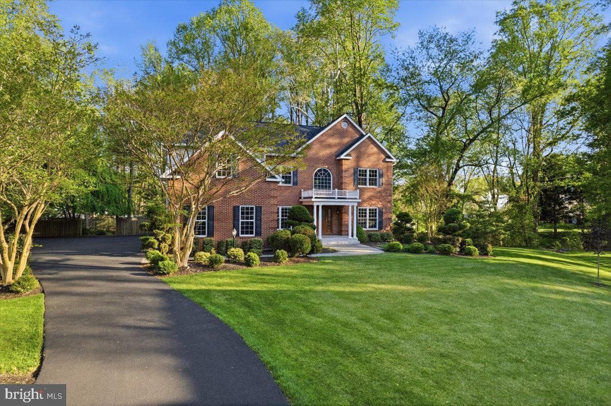 3285 Channel Court photo 4
