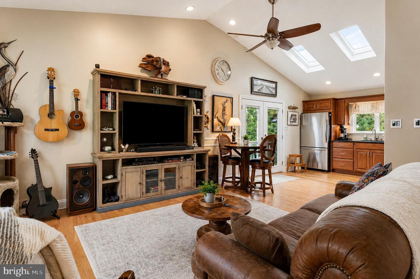 3817 Bayview Drive photo 8