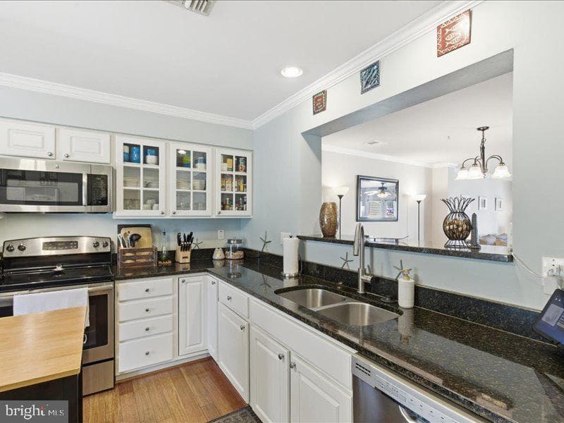 4013 Seagate Square photo 14