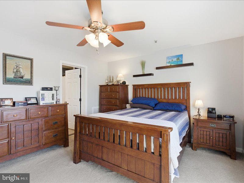 4013 Seagate Square photo 25
