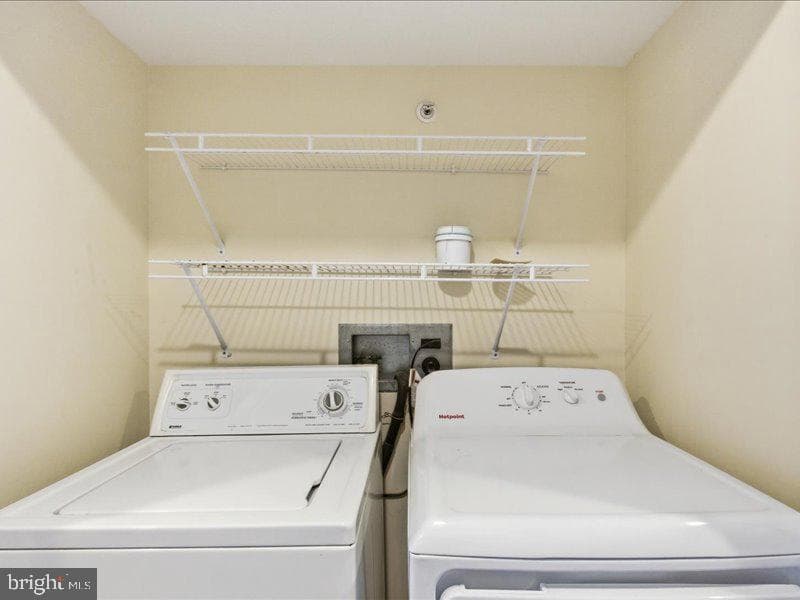 4013 Seagate Square photo 29