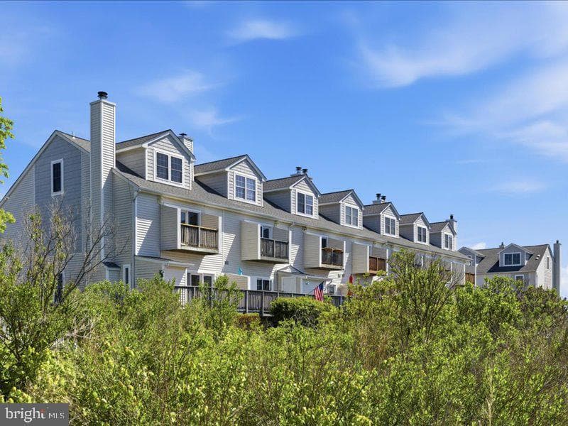 4013 Seagate Square photo 5
