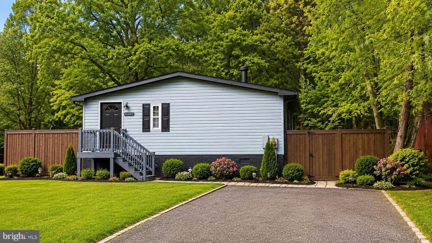4067 Songbird Lane photo 3