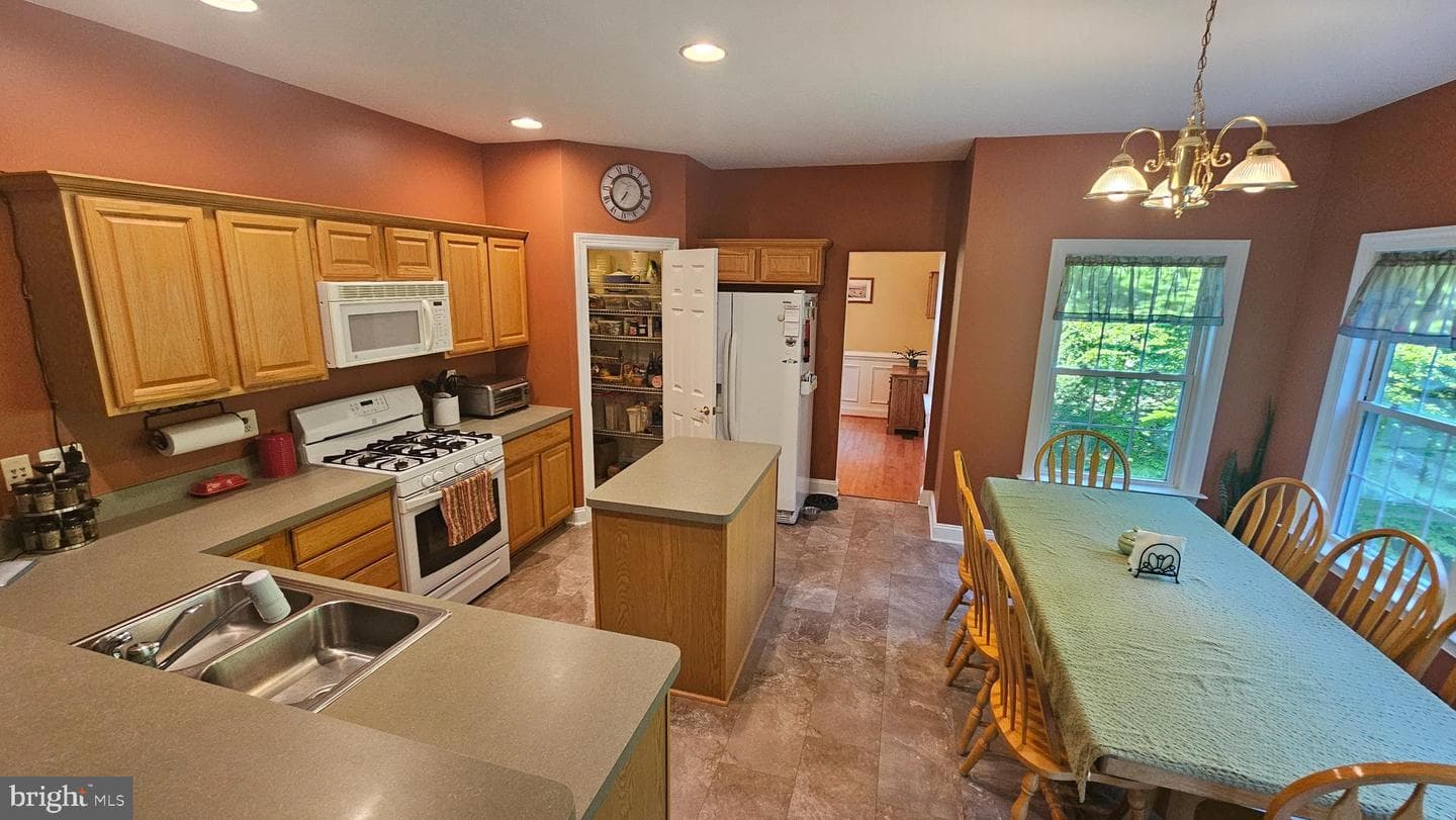 3020 Blackberry Lane photo 5