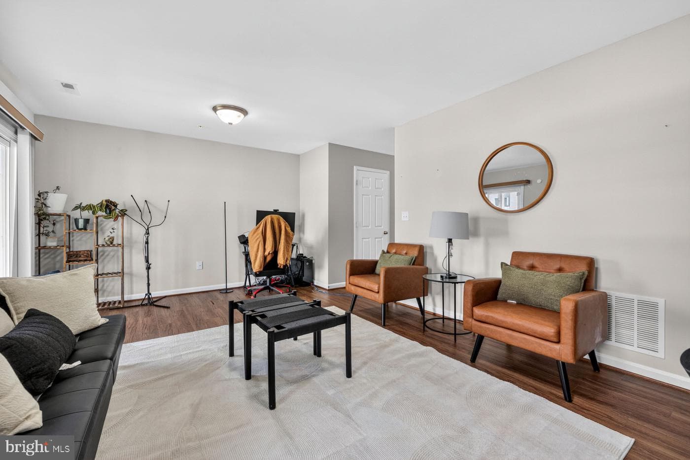 121 Polo Way photo 8