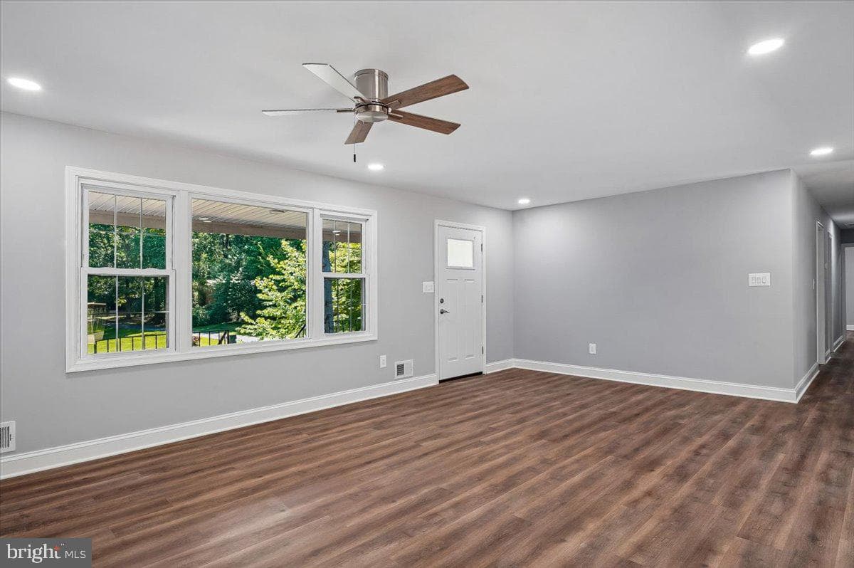 8814 Lafayette Drive photo 9