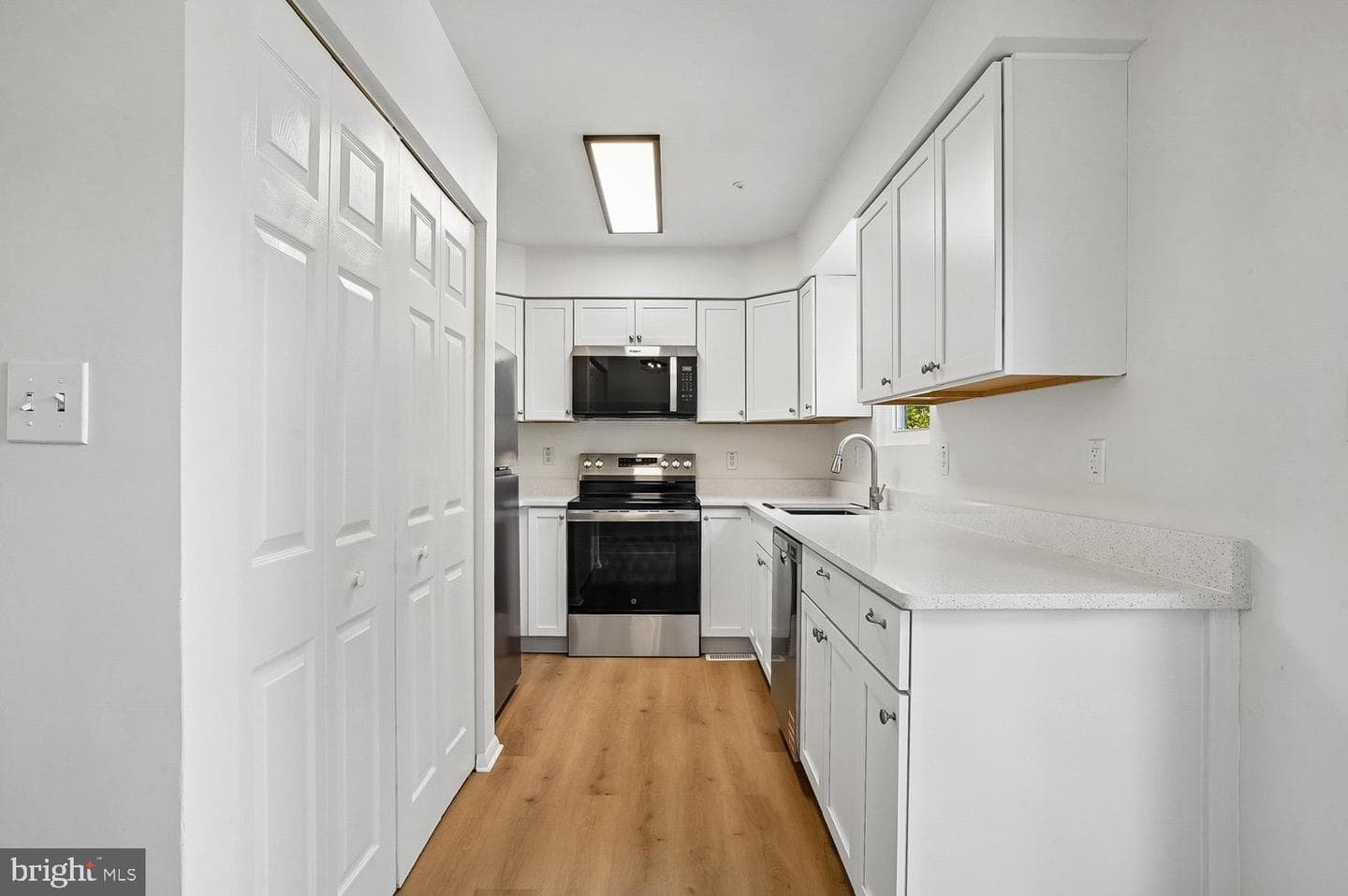 9556 Sea Gull Ct photo 10