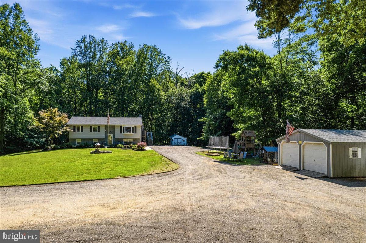 1610 Avery Road photo 2