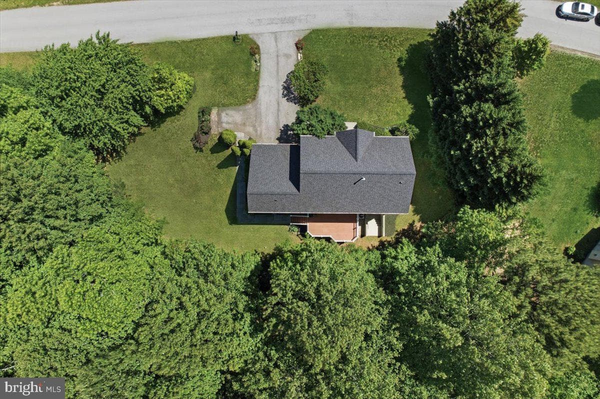 2424 Springbrook Court photo 103