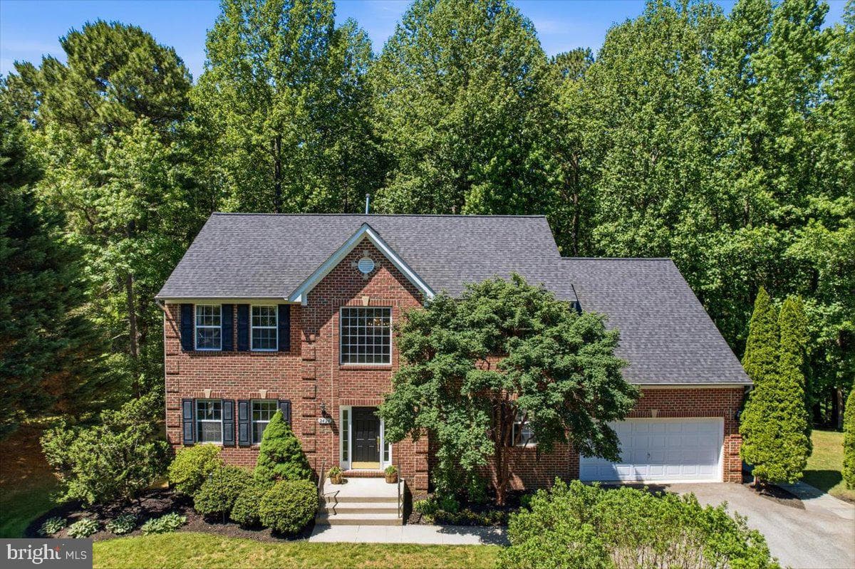 2424 Springbrook Court photo 3