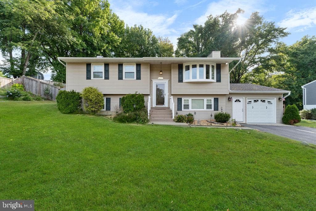 9217 Easy Street photo 1