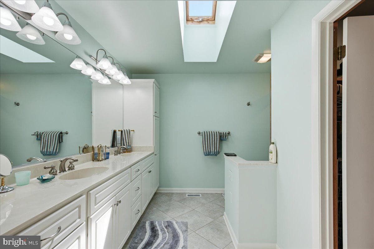 2400 Vern Road photo 49