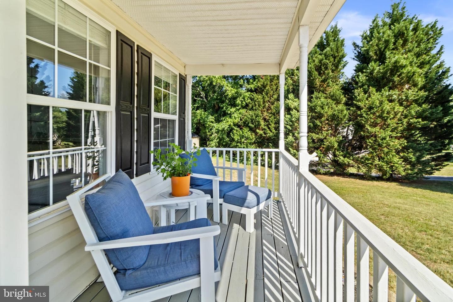 1525 Sharpes Court photo 2