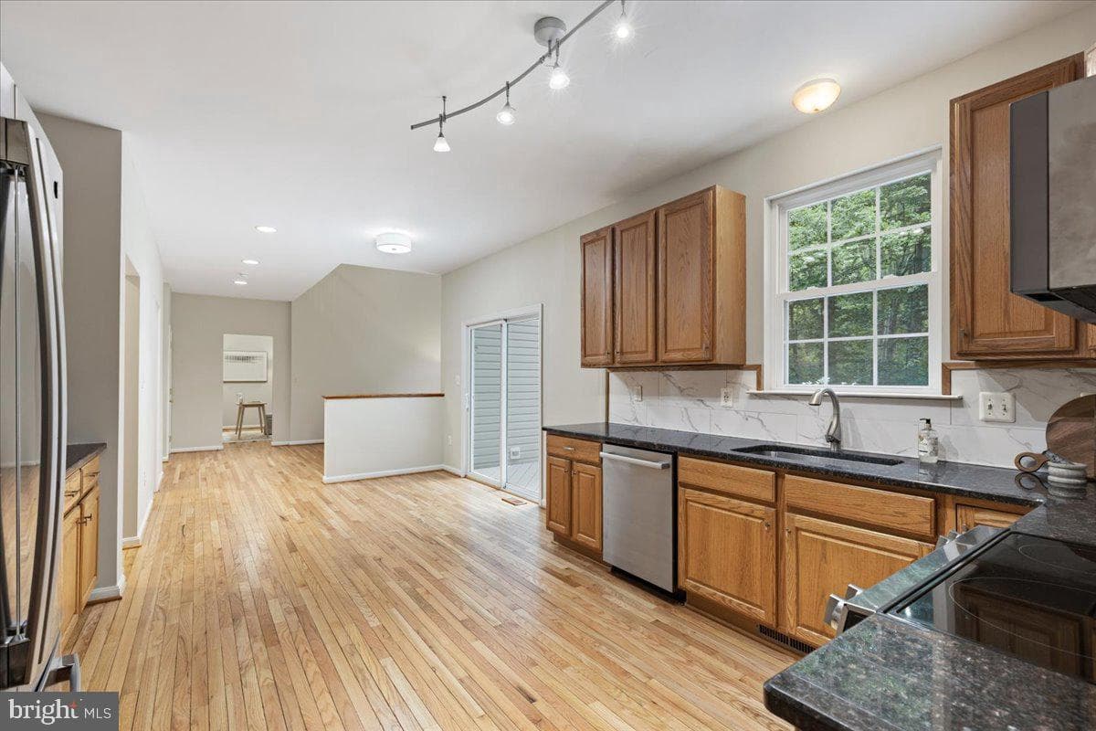 1830 Fenwicke Court photo 21
