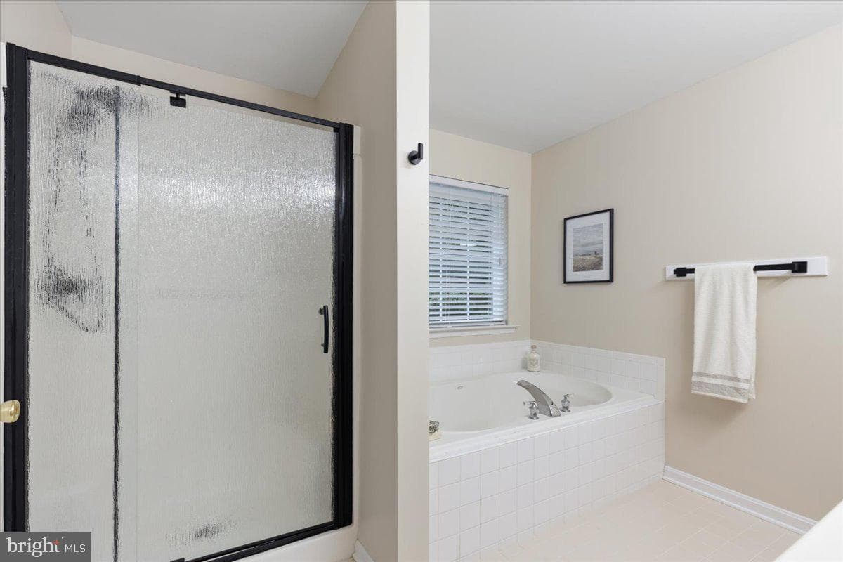 1830 Fenwicke Court photo 39