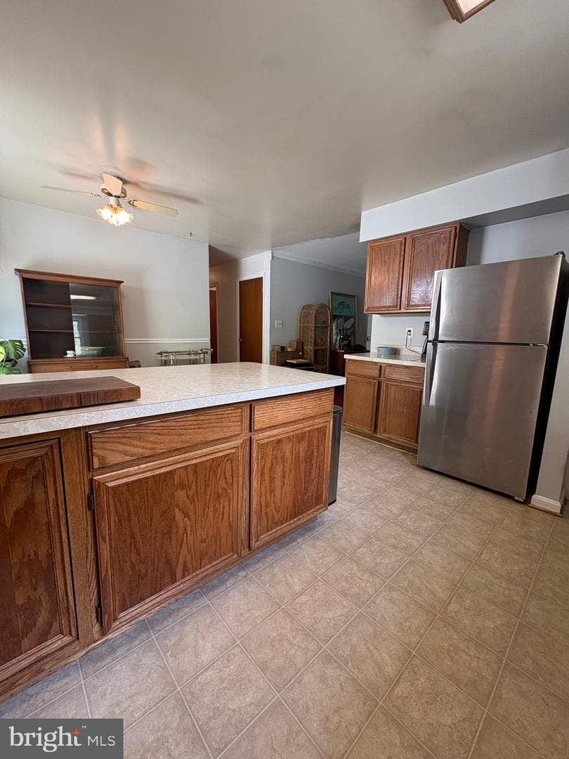 5885 Valley photo 10