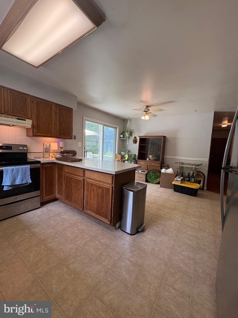 5885 Valley photo 12
