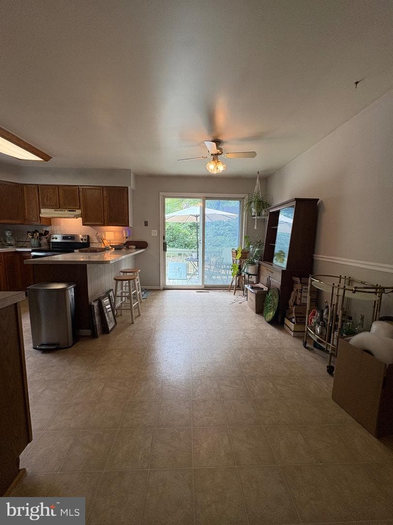 5885 Valley photo 15