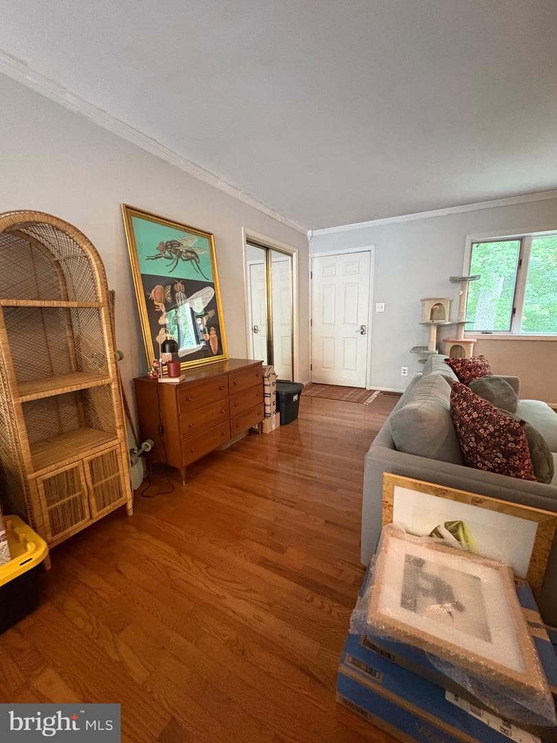 5885 Valley photo 7