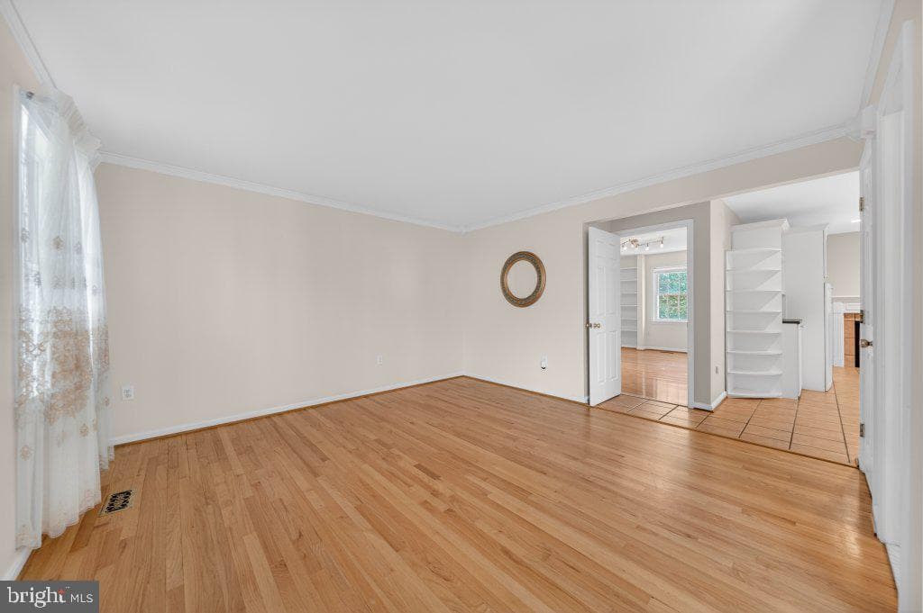 9290 Baker Street photo 4