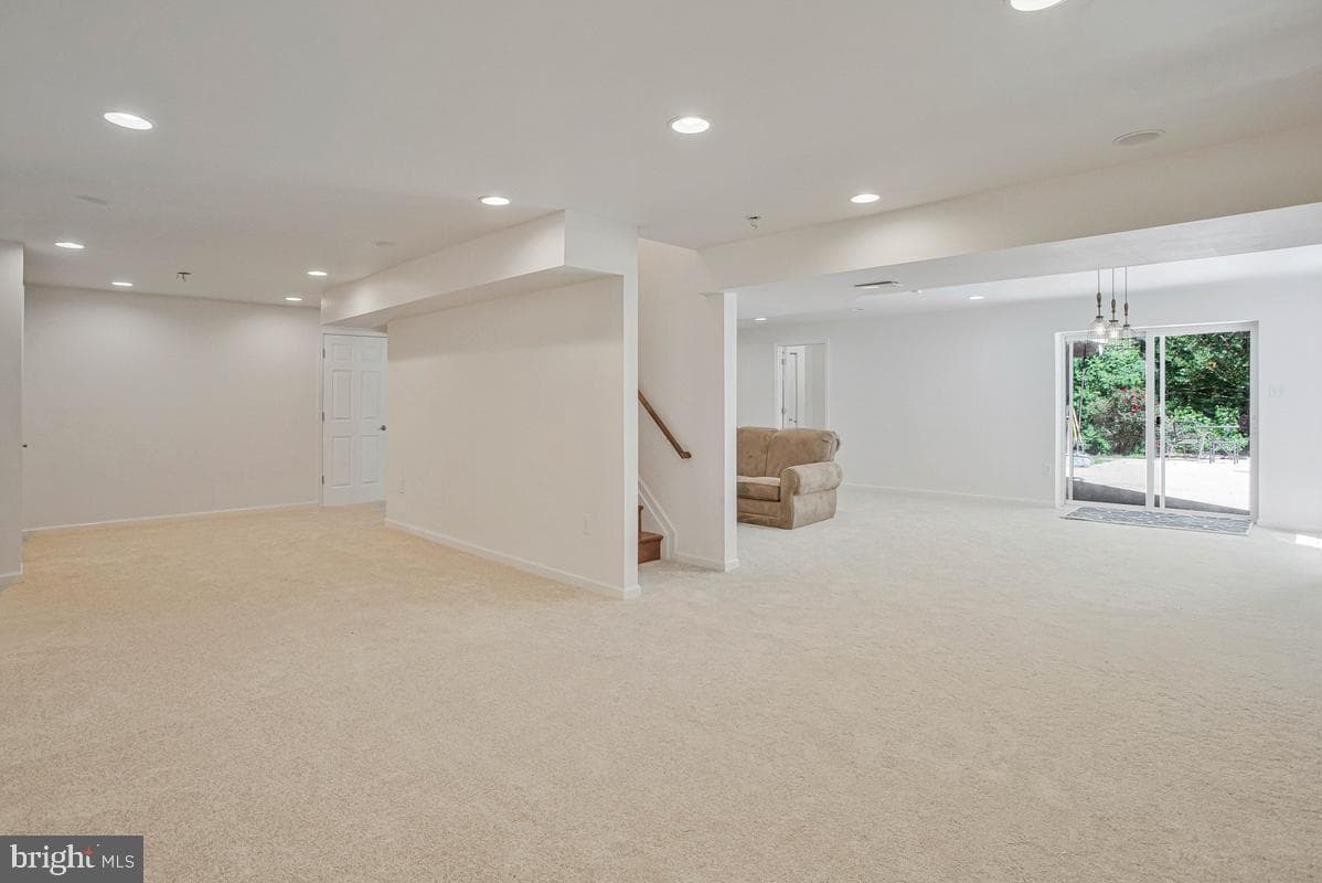 1000 Tiffany Park photo 43