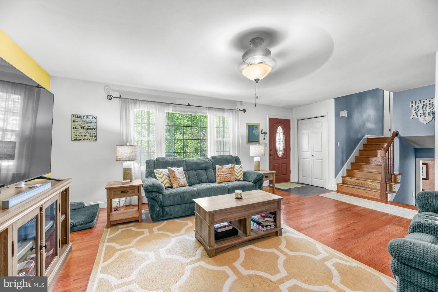 1543 Avenue B Street photo 16
