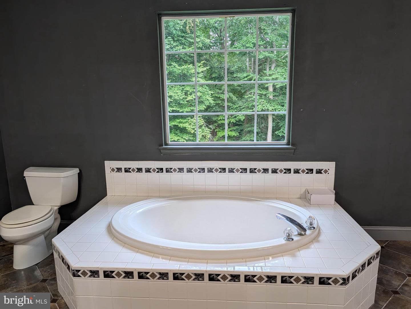 2440 Abigail Court photo 32