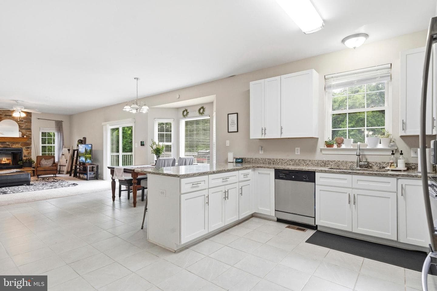 5335 Majesty Lane photo 10