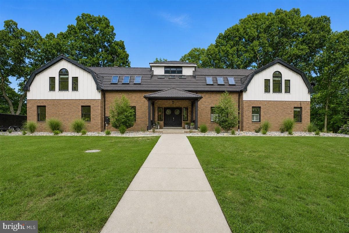 7785 Swan Lane photo 11