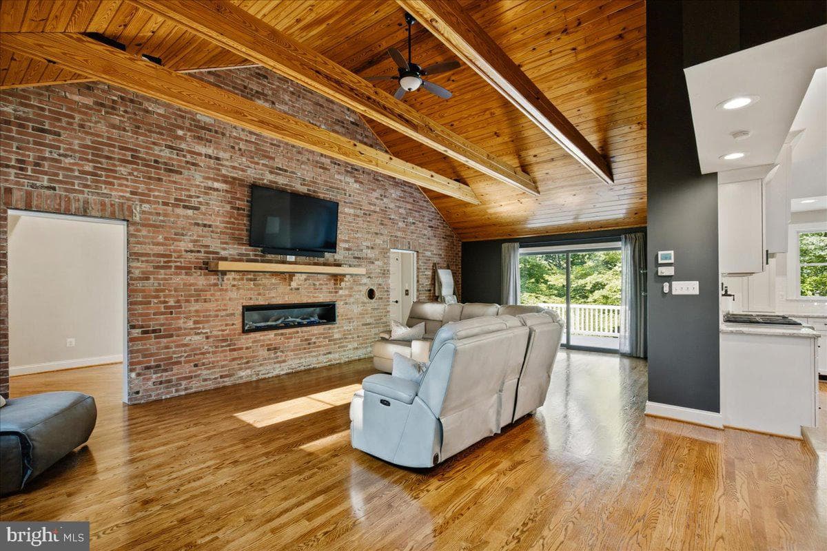 7785 Swan Lane photo 30