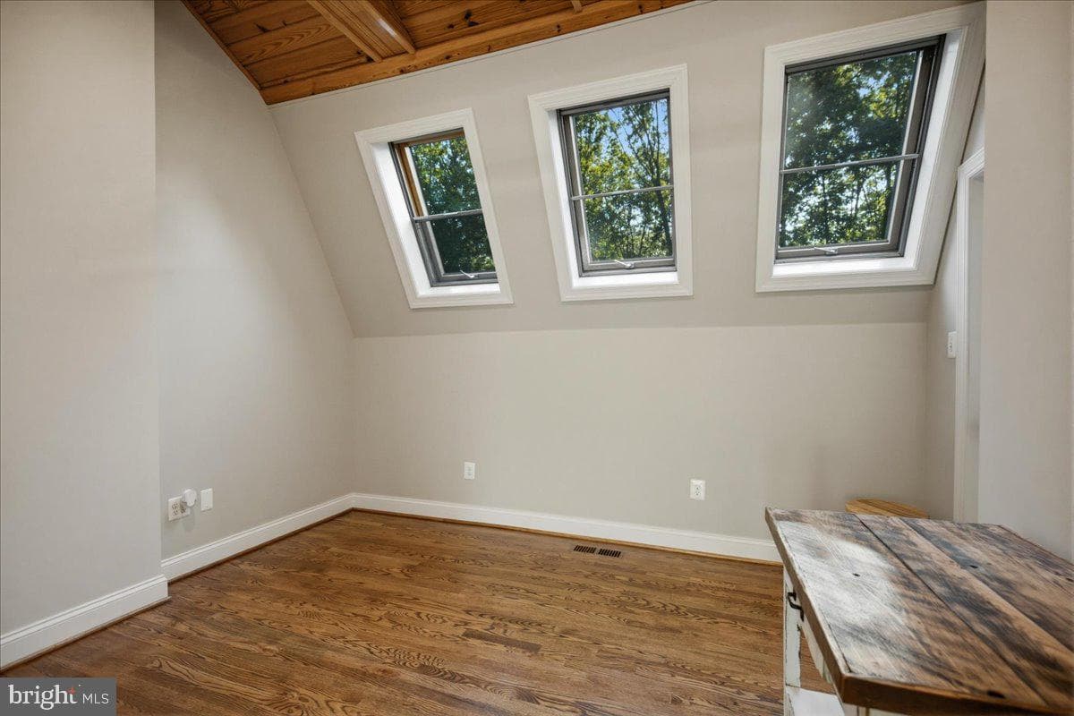7785 Swan Lane photo 39