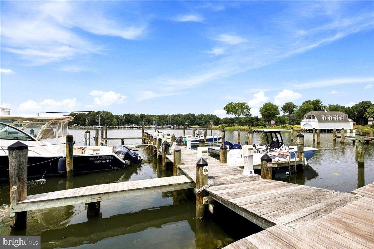 534 Oyster Bay Place #401 photo 52