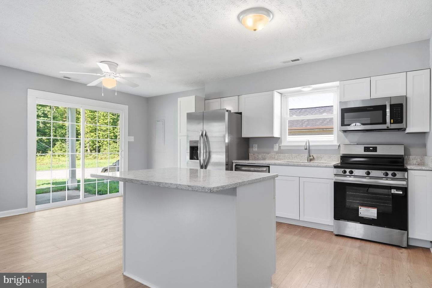650 Field Road photo 10