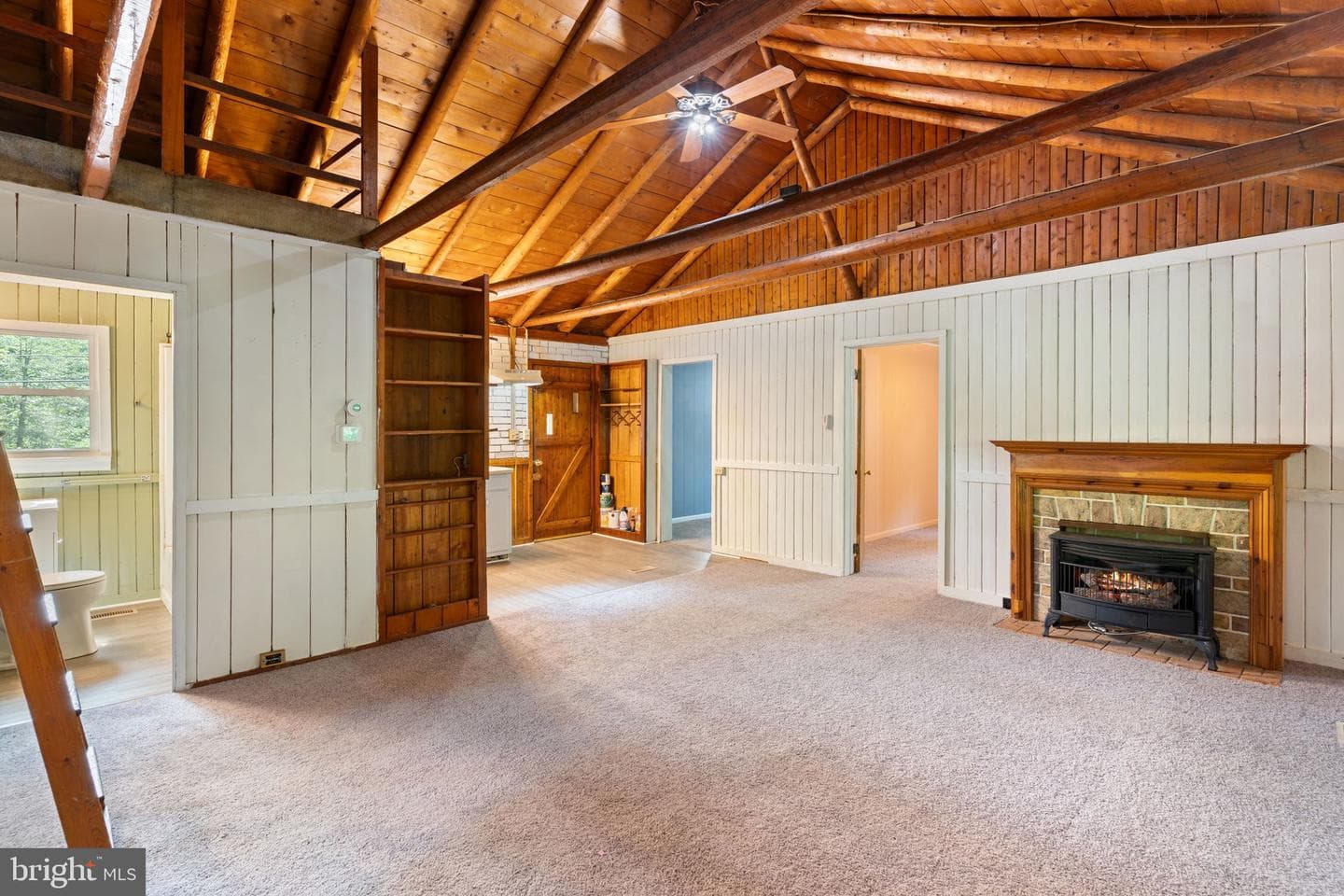1026 Golden West Way photo 3
