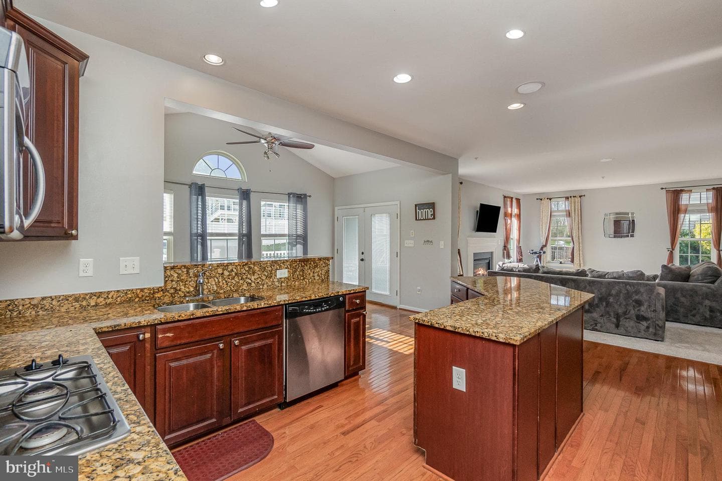 204 Magnolia Drive photo 9