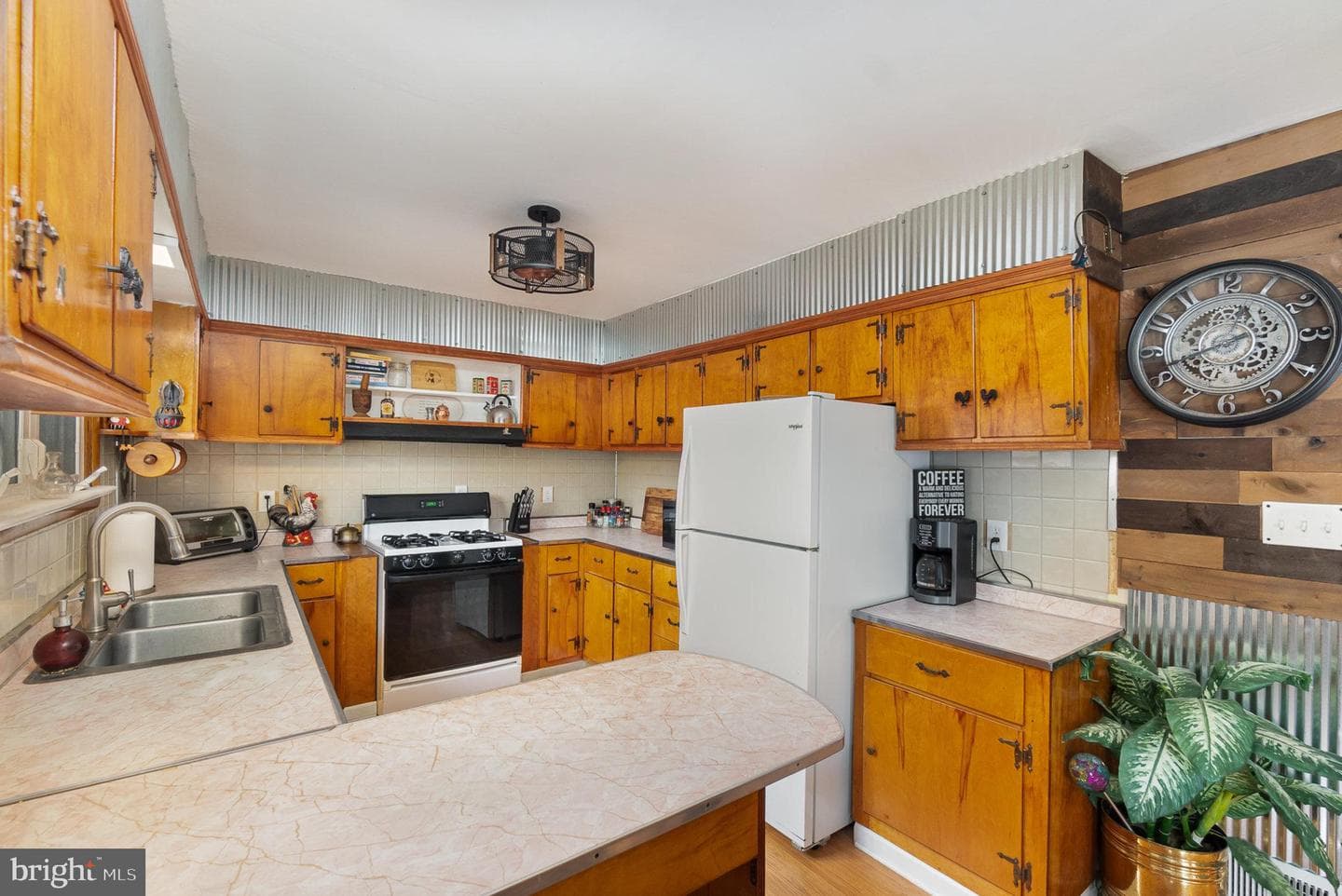 264 Appleton Road photo 12