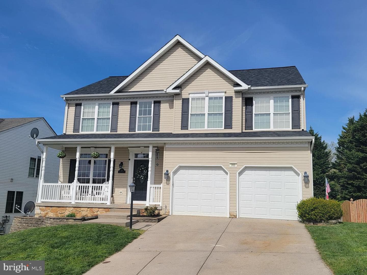303 Beacon Point Drive photo 1