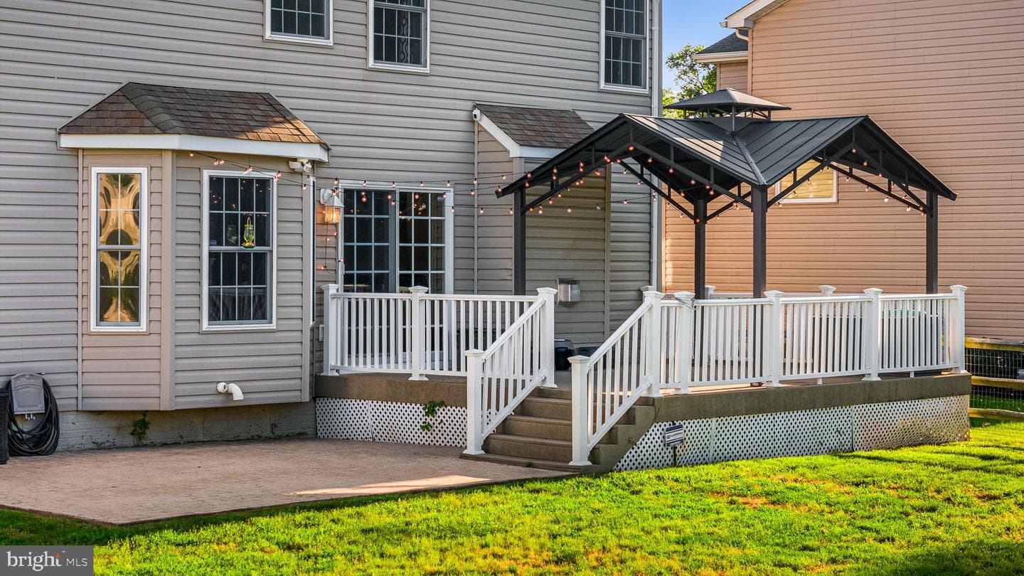 12 Radcliffe Court photo 31
