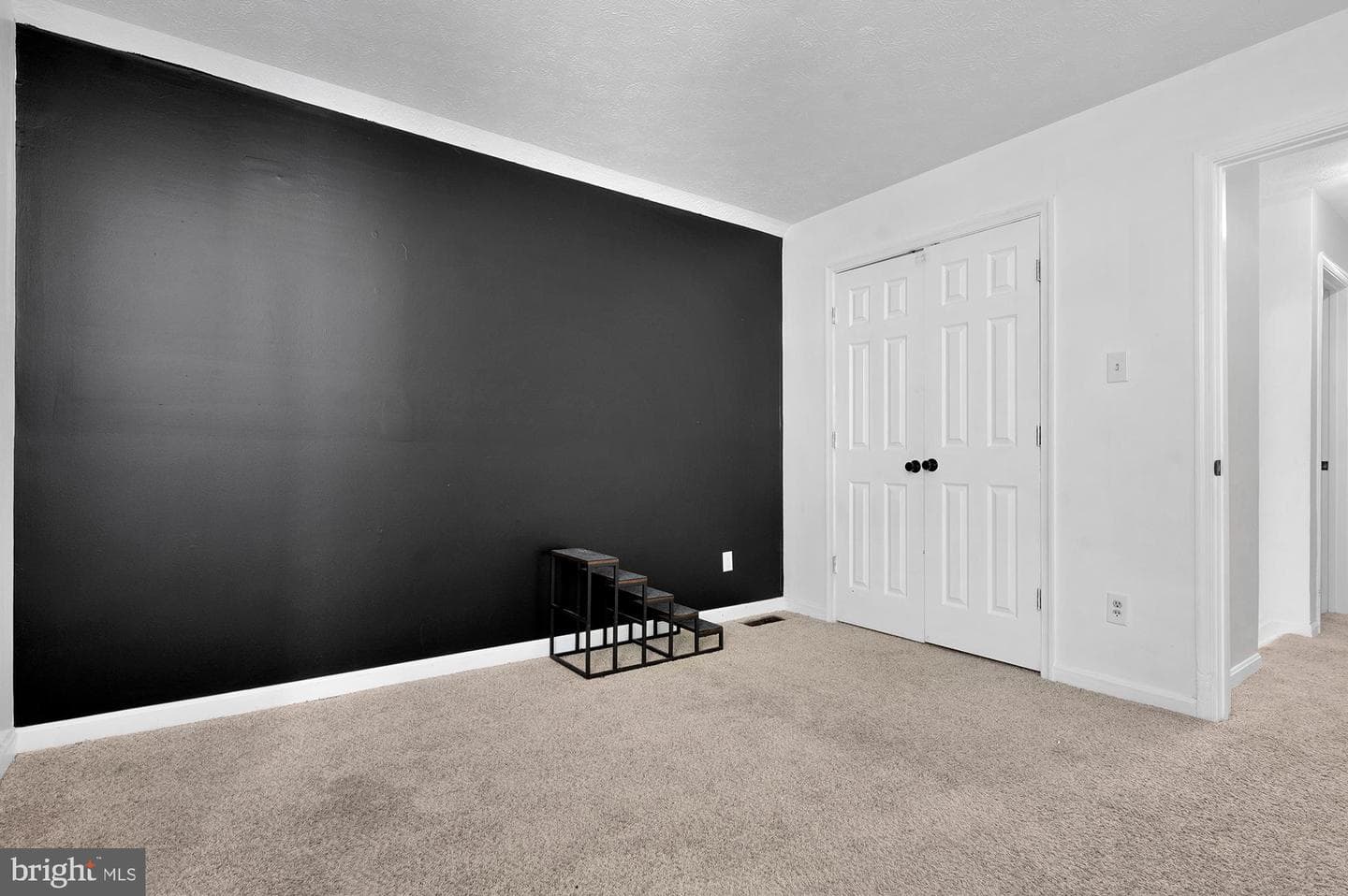113 Continental Drive photo 21
