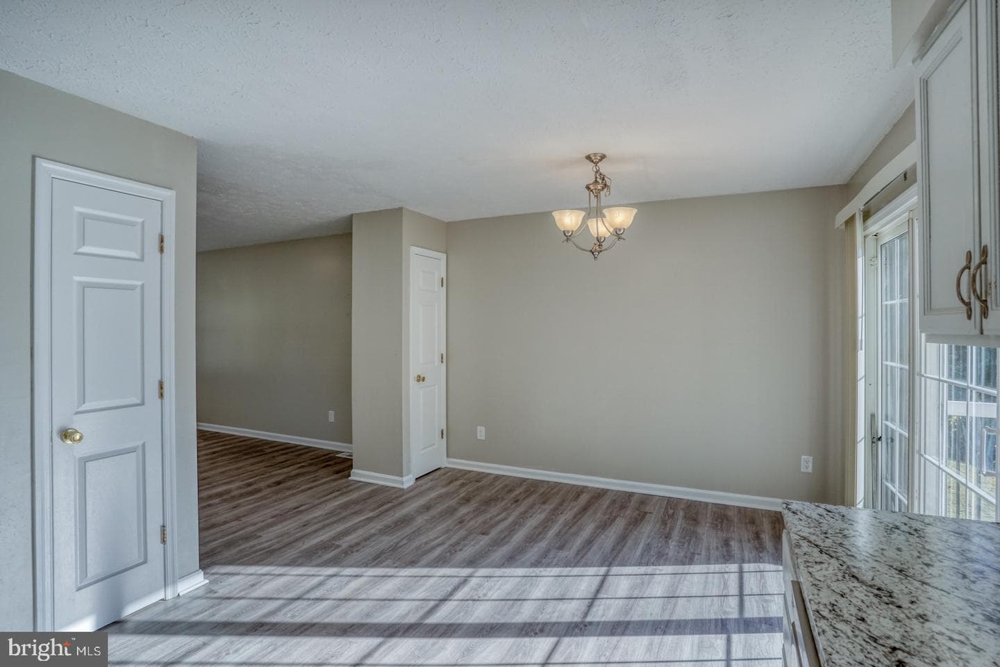 105 Continental Drive photo 10