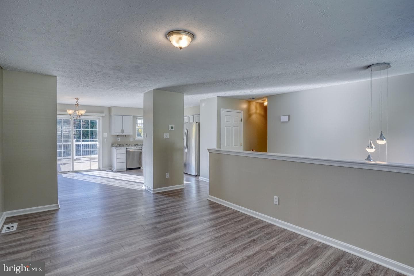 105 Continental Drive photo 5