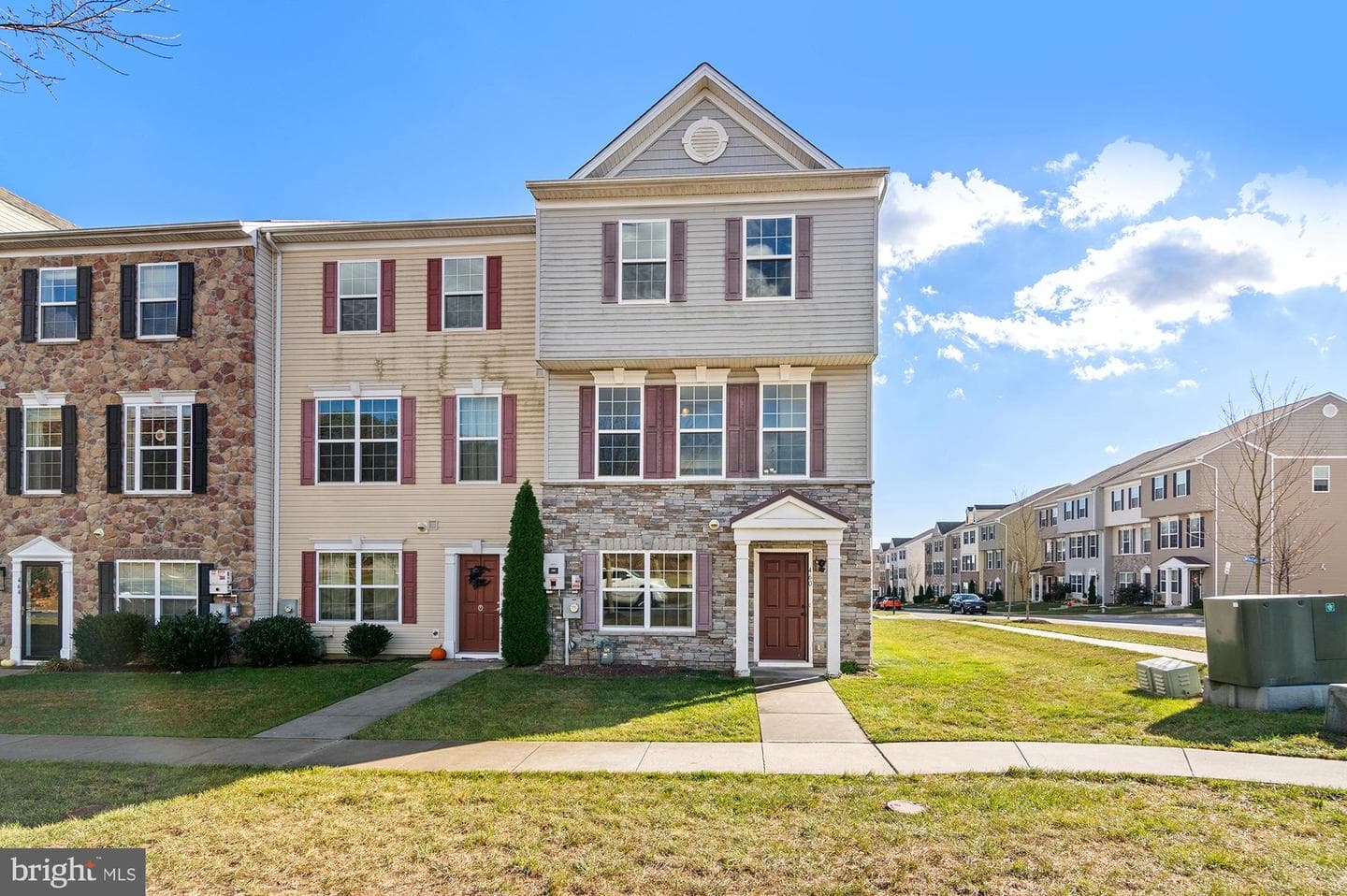 460 Claiborne Road photo 1