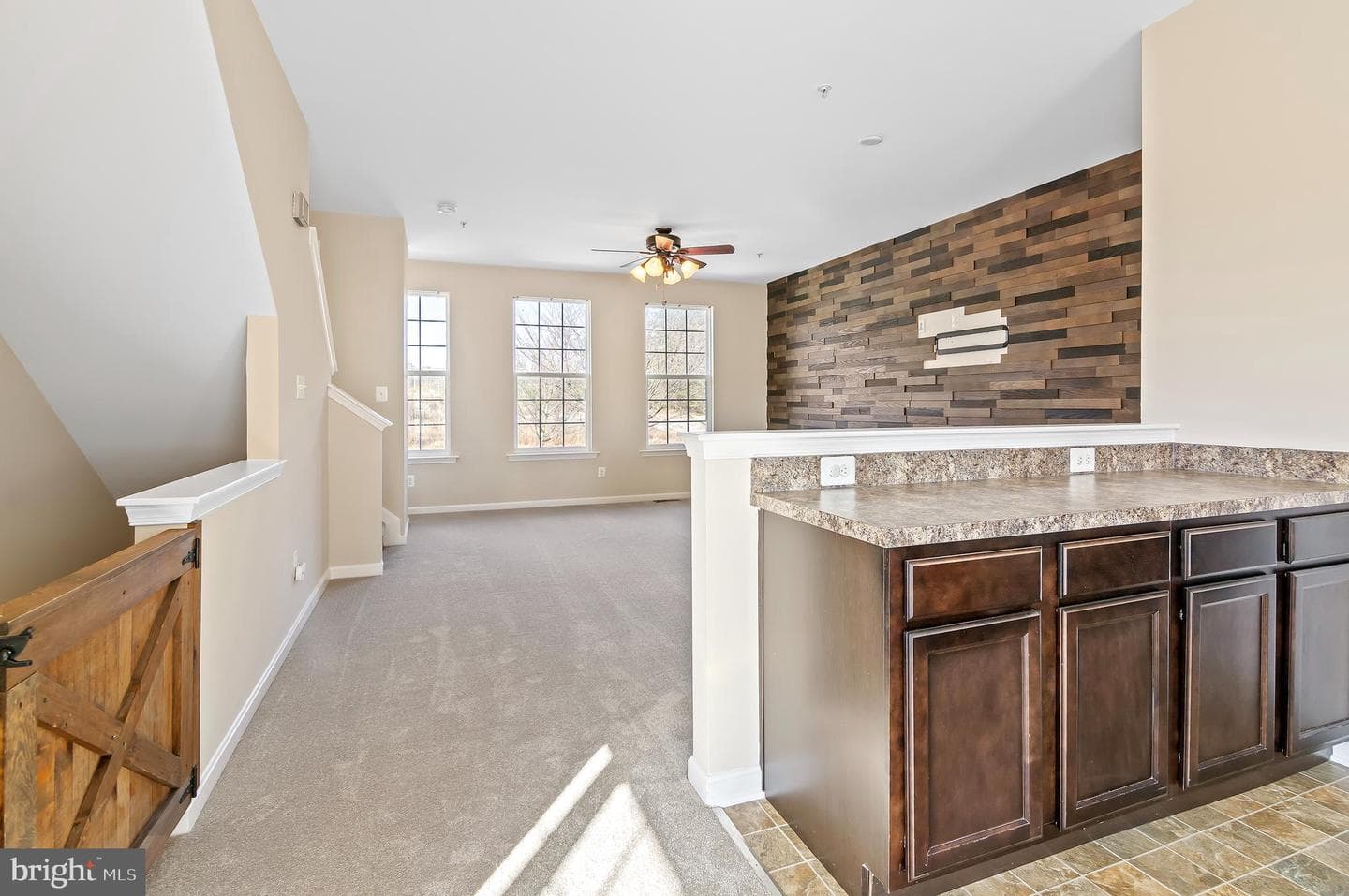460 Claiborne Road photo 17
