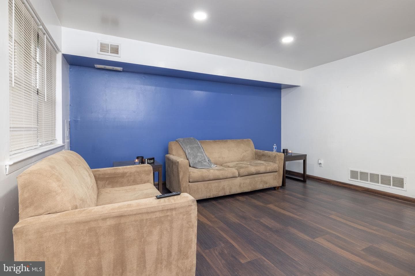 431 Willow Drive photo 2