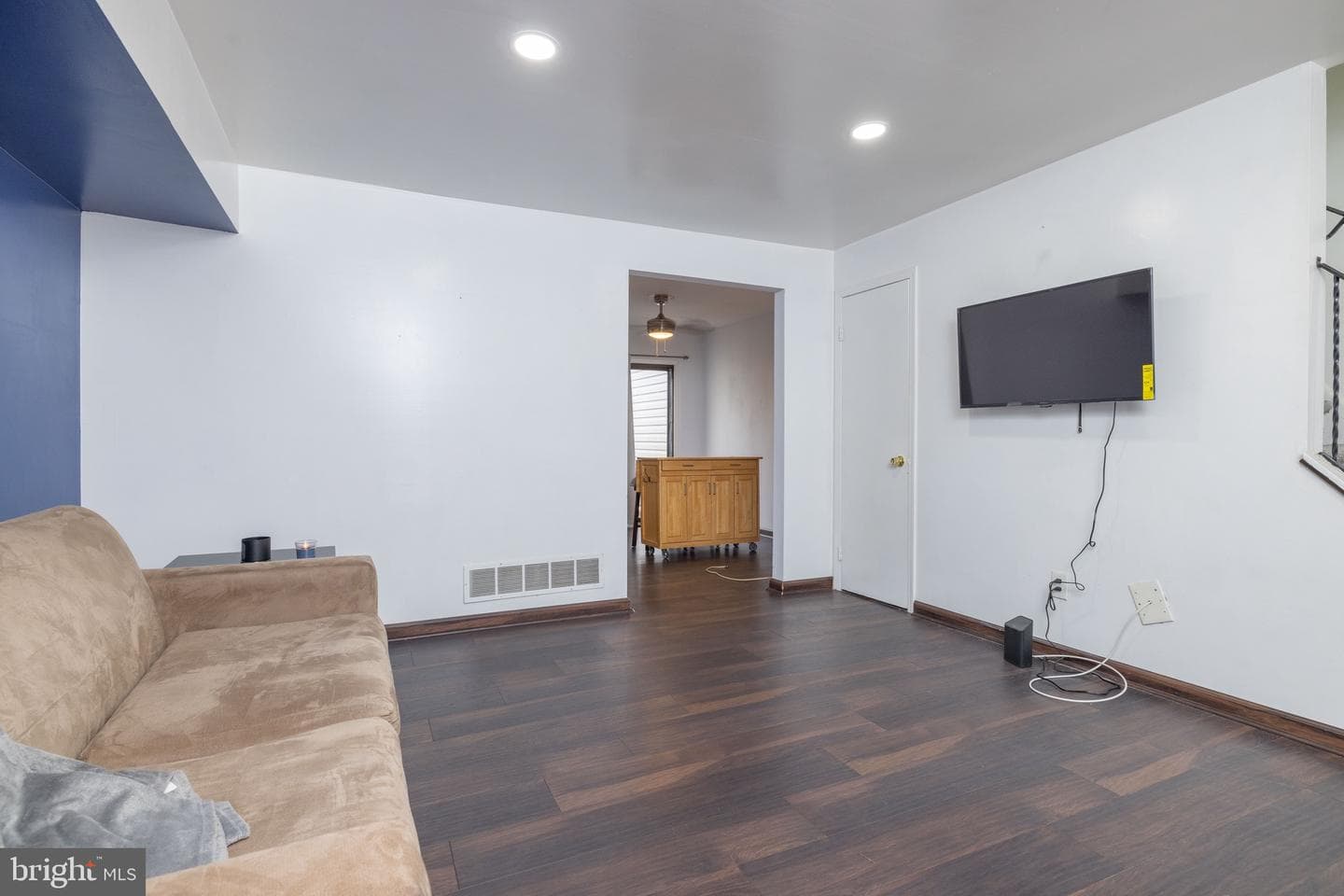 431 Willow Drive photo 5